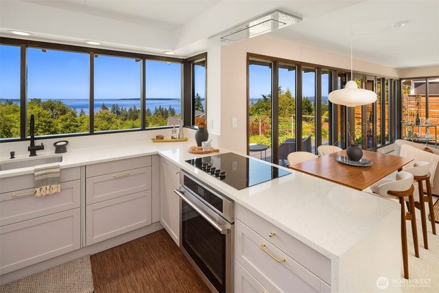 11505 103rd Avenue SW, Vashon, WA 98070
