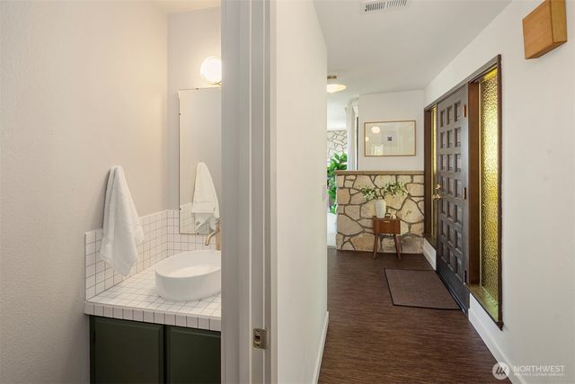 11505 103rd Avenue SW, Vashon, WA 98070