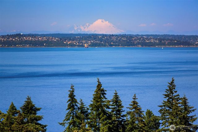 11505 103rd Avenue SW, Vashon, WA 98070