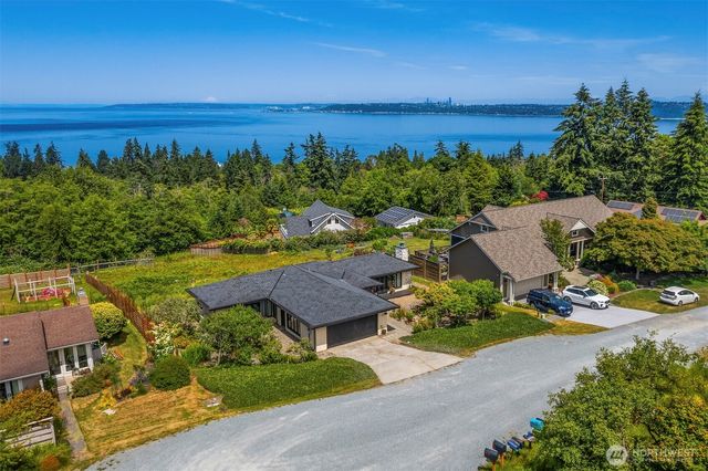 11505 103rd Avenue SW, Vashon, WA 98070