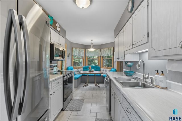 2708 W 26th St Street, Sioux Falls, SD 57105