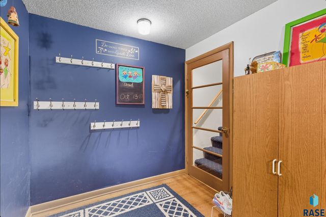 2708 W 26th St Street, Sioux Falls, SD 57105