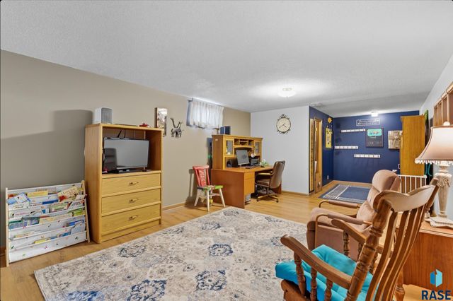 2708 W 26th St Street, Sioux Falls, SD 57105