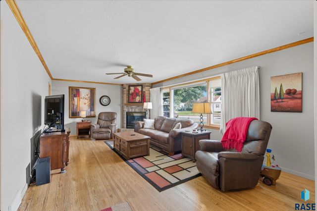 2708 W 26th St Street, Sioux Falls, SD 57105