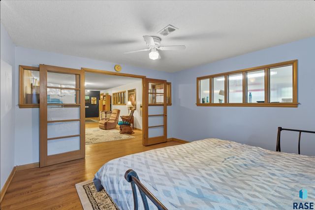 2708 W 26th St Street, Sioux Falls, SD 57105