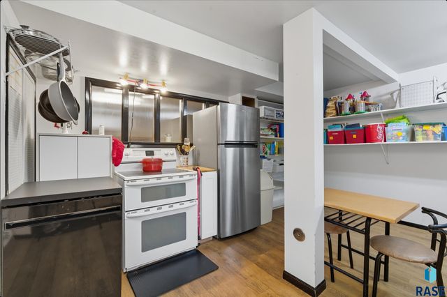 2708 W 26th St Street, Sioux Falls, SD 57105