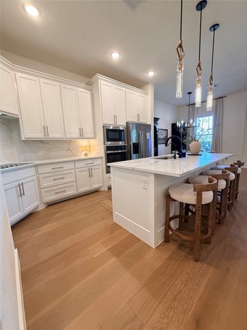 8032 Thomas Crossing, North Richland Hills, TX 76180