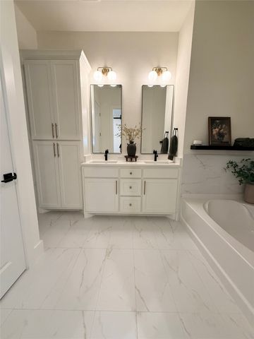 8032 Thomas Crossing, North Richland Hills, TX 76180