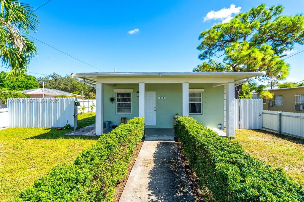 844 NW 15th Ave, Fort Lauderdale, FL 33311