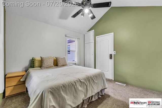 2929 Holden Avenue, Waterford, MI 48329
