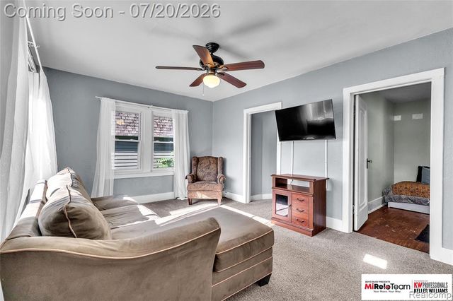 2929 Holden Avenue, Waterford, MI 48329