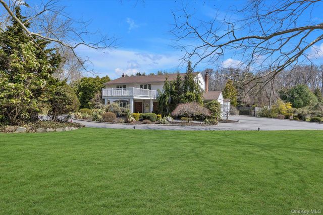 1 Somner Drive, Dix Hills, NY 11746