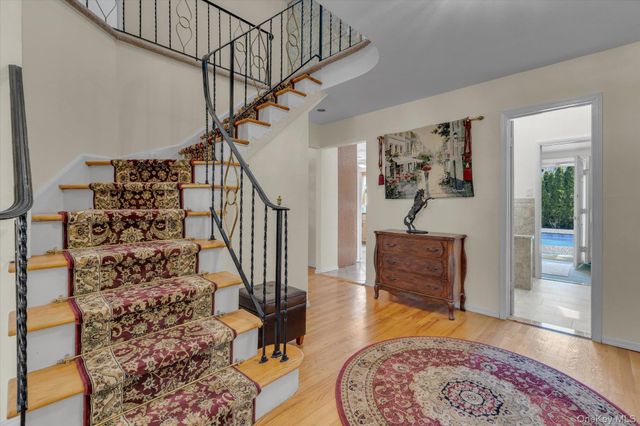 1 Somner Drive, Dix Hills, NY 11746
