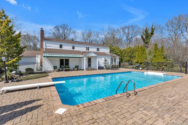 1 Somner Drive, Dix Hills, NY 11746