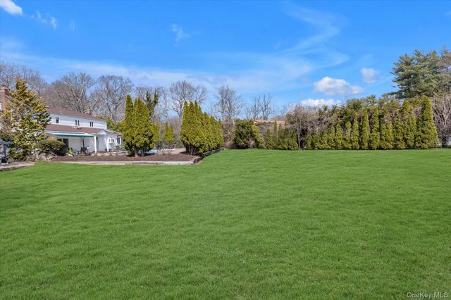 1 Somner Drive, Dix Hills, NY 11746