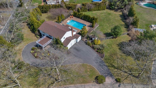1 Somner Drive, Dix Hills, NY 11746