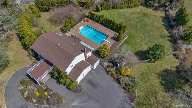 1 Somner Drive, Dix Hills, NY 11746