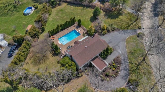 1 Somner Drive, Dix Hills, NY 11746