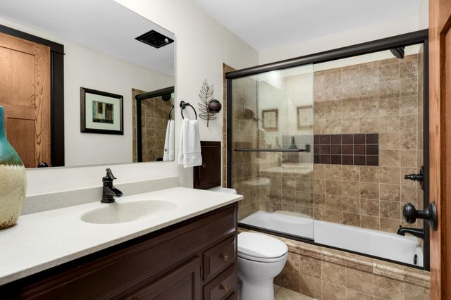 1101 Knob Hill Road, Burnsville, MN 55337