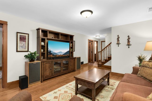 1101 Knob Hill Road, Burnsville, MN 55337