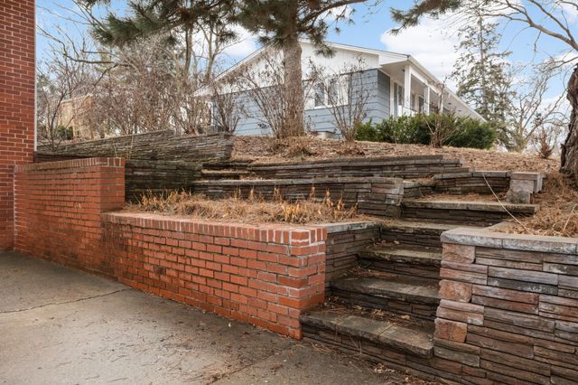 1101 Knob Hill Road, Burnsville, MN 55337