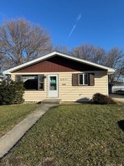 113 N Hunter Street, Thornton, IL 60476