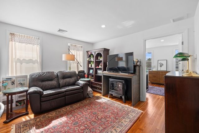 23 Main Street 2, Topsfield, MA 01983