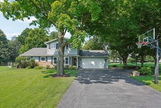 4131 S Church DRIVE, New Berlin, WI 53151