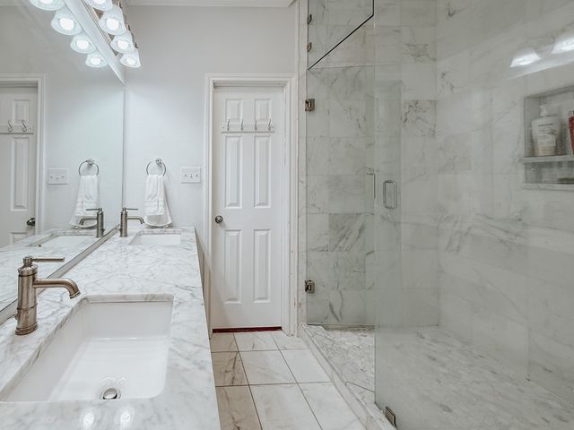 100 Timbershade Drive, Red Oak, TX 75154