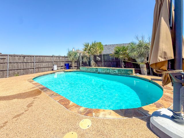 100 Timbershade Drive, Red Oak, TX 75154