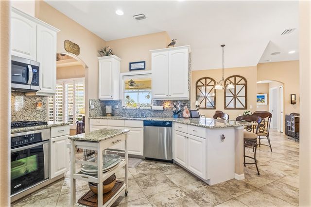 5680 Riverboat Circle SW, Vero Beach, FL 32968