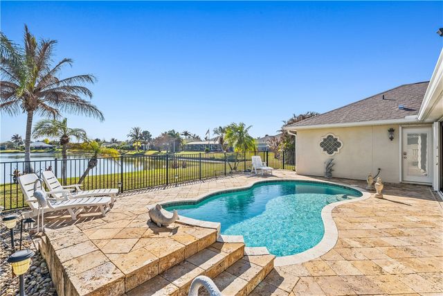 5680 Riverboat Circle SW, Vero Beach, FL 32968
