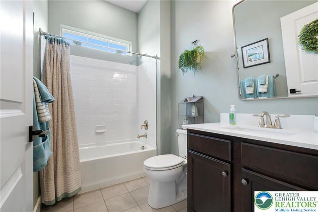 7928 Schaefer Crest, Upper Macungie Twp, PA 18031