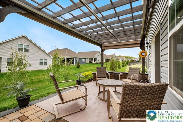 7928 Schaefer Crest, Upper Macungie Twp, PA 18031