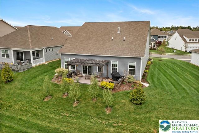 7928 Schaefer Crest, Upper Macungie Twp, PA 18031