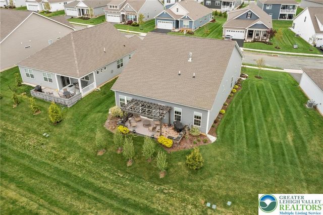 7928 Schaefer Crest, Upper Macungie Twp, PA 18031
