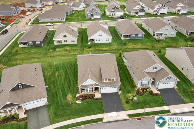 7928 Schaefer Crest, Upper Macungie Twp, PA 18031