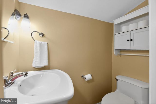 1115 BRIDGEBORO RD, Beverly, NJ 08010