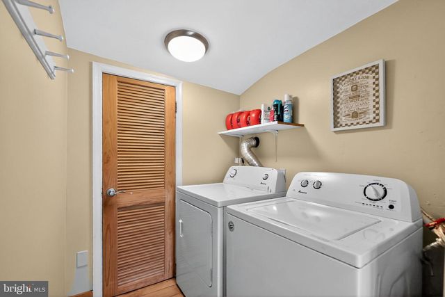 1115 BRIDGEBORO RD, Beverly, NJ 08010