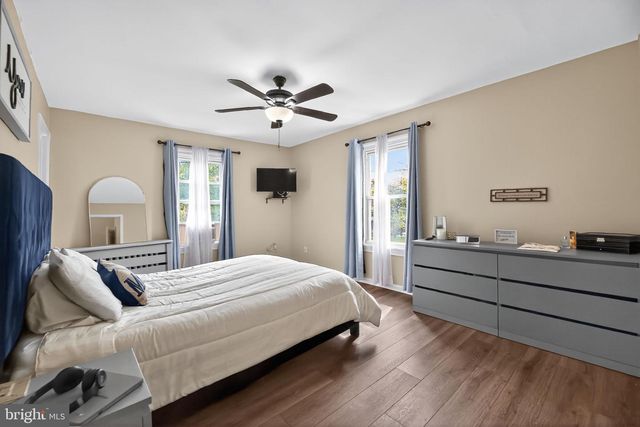 1115 BRIDGEBORO RD, Beverly, NJ 08010