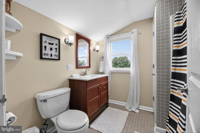 1115 BRIDGEBORO RD, Beverly, NJ 08010