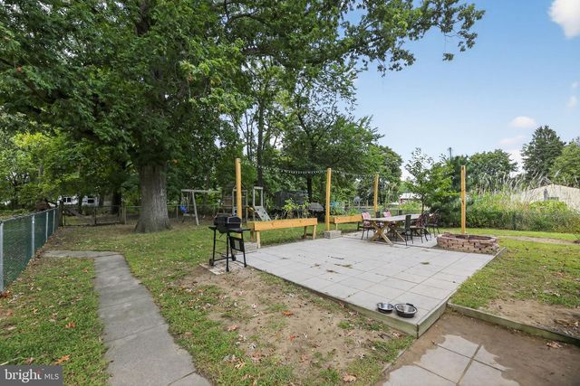 1115 BRIDGEBORO RD, Beverly, NJ 08010