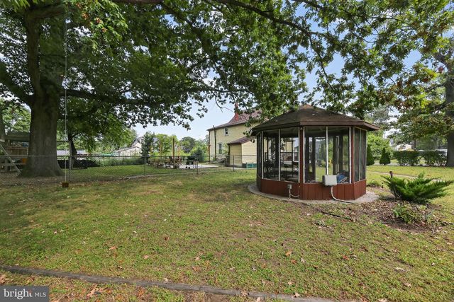 1115 BRIDGEBORO RD, Beverly, NJ 08010