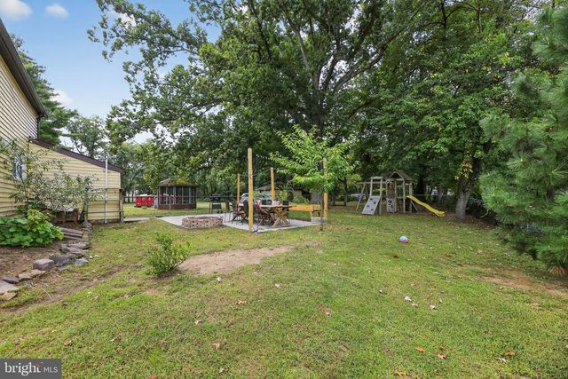 1115 BRIDGEBORO RD, Beverly, NJ 08010