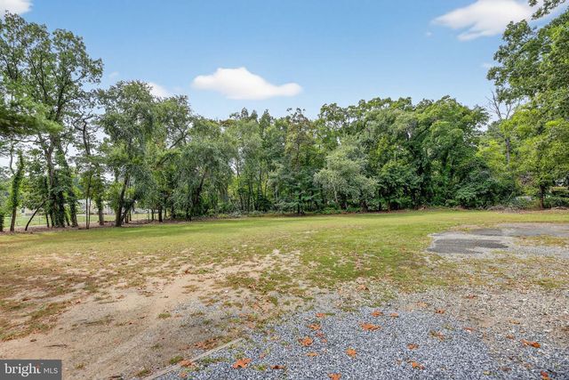 1115 BRIDGEBORO RD, Beverly, NJ 08010