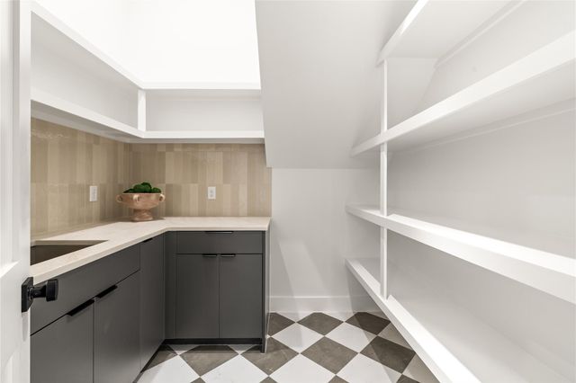 409 Walton Street B, Houston, TX 77009