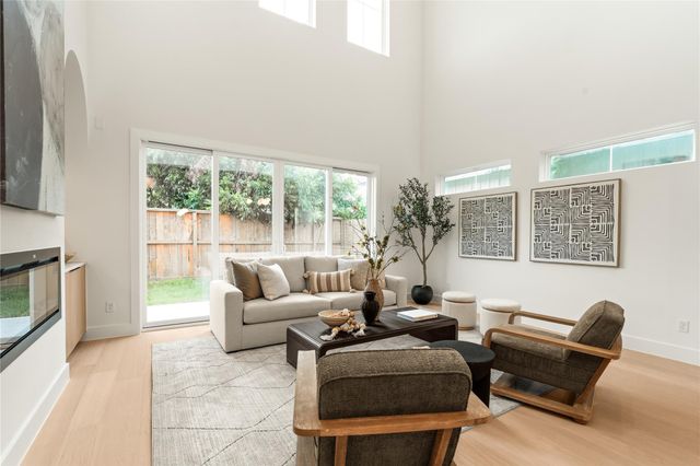 409 Walton Street B, Houston, TX 77009