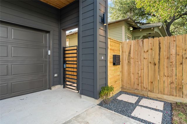 409 Walton Street B, Houston, TX 77009