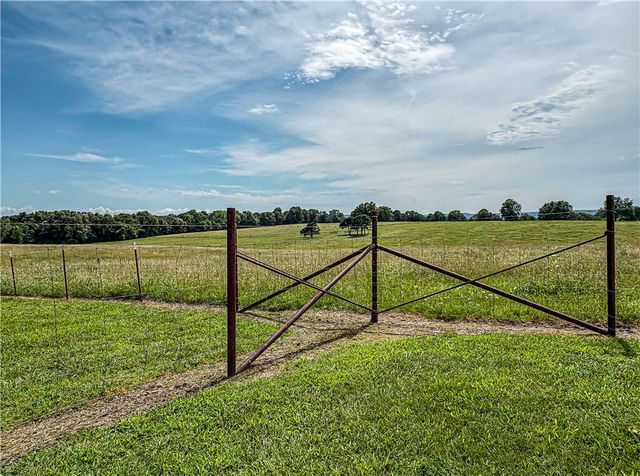 3888 Carole Lane, Harrison, AR 72601