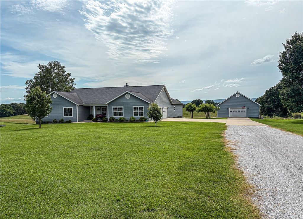3888 Carole Lane, Harrison, AR 72601